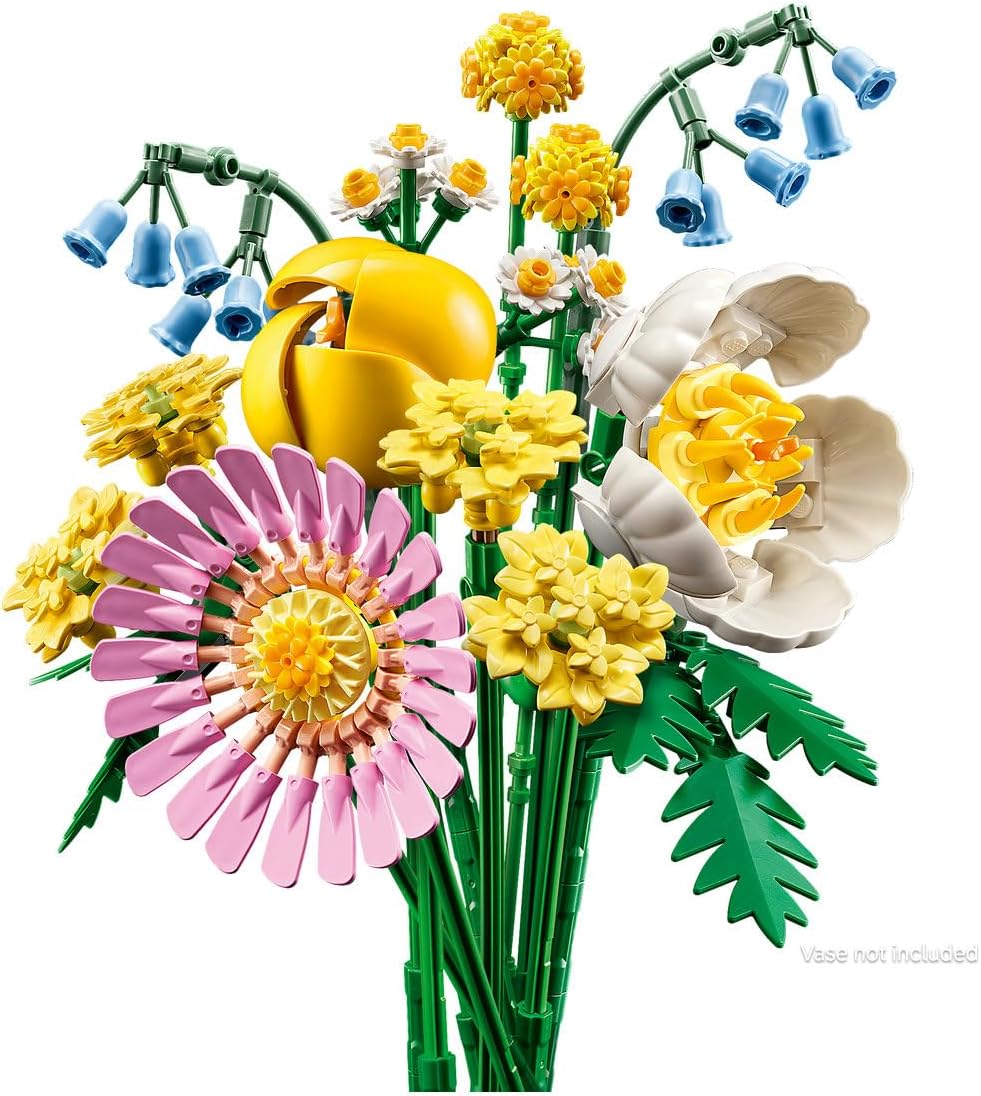Closeup of the LEGO® Petite Sunny Bouquet 10347